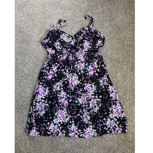 torrid Dresses & Skirts - Torrid Floral Babydoll Dress Size 1 Black Floral  Flowy Empire Waist